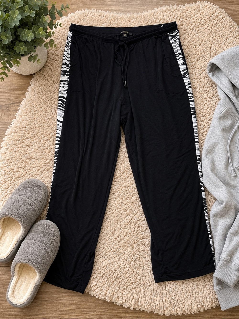 Donna Karan Black Lounge Pajama Pants Women’s 2X Zebra Trim Drawstring Sleepwear